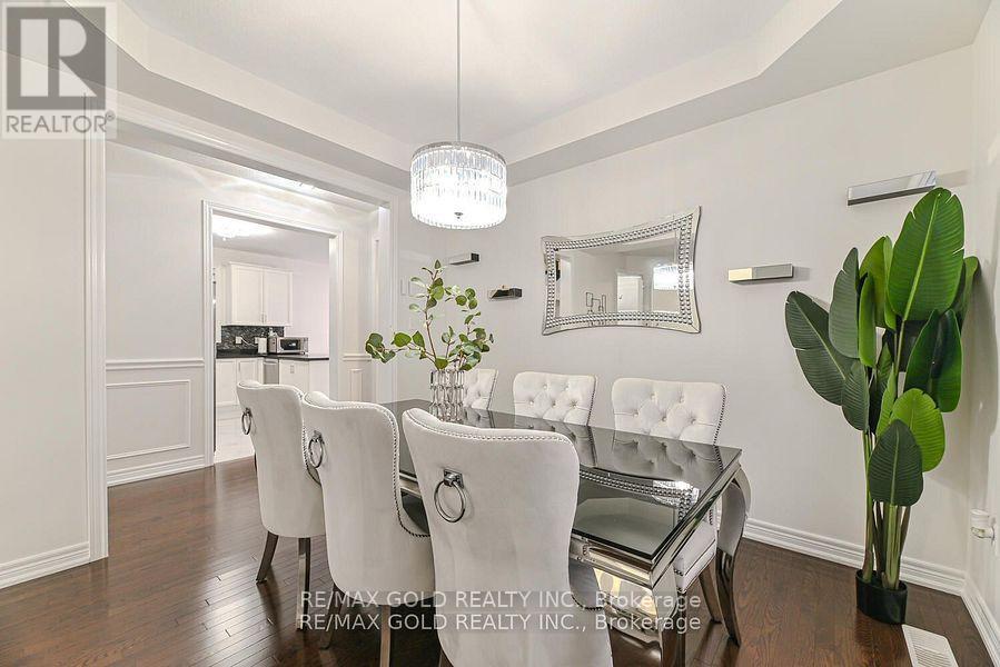 9 Natronia Trail, Brampton, Ontario  L6P 3N1 - Photo 6 - W12422555