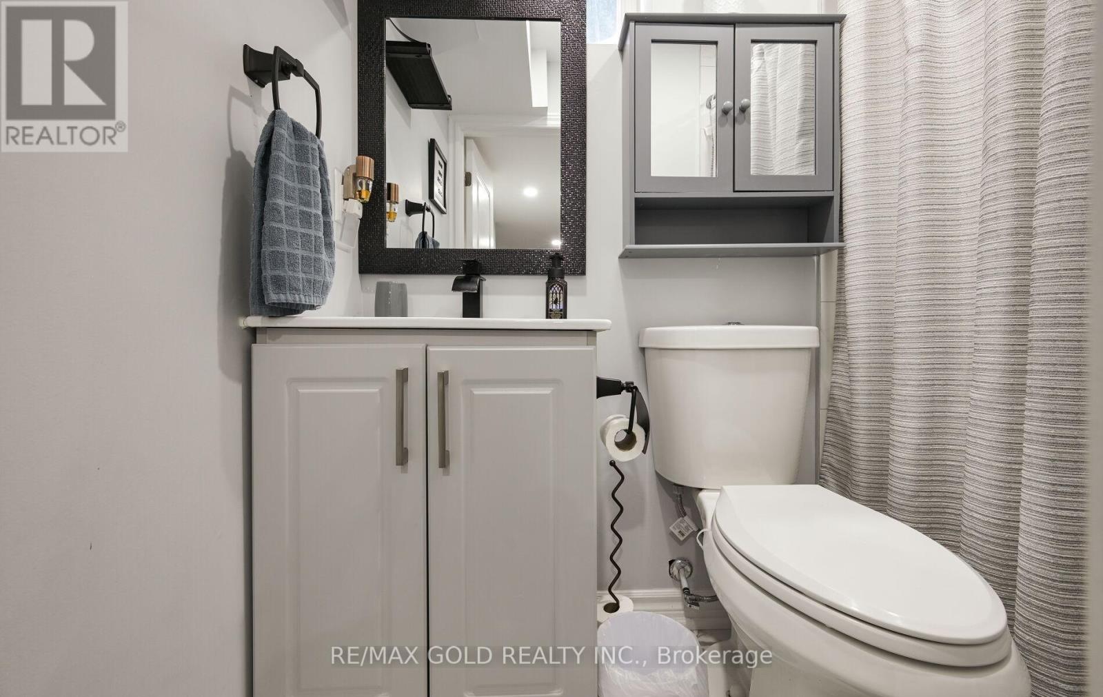 72 Courtleigh Square, Brampton, Ontario  L6Z 1J3 - Photo 27 - W12317549