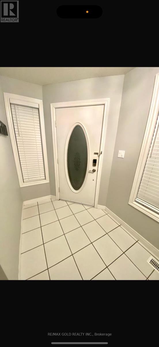 28 Gregg Court, Kitchener, Ontario  N2A 4B9 - Photo 4 - X12369286