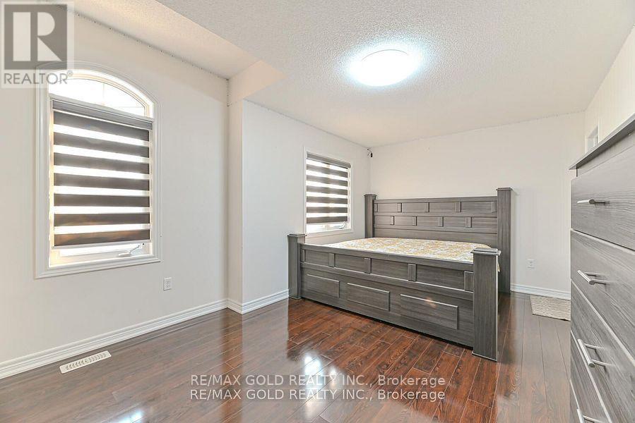 9 Natronia Trail, Brampton, Ontario  L6P 3N1 - Photo 26 - W12422555