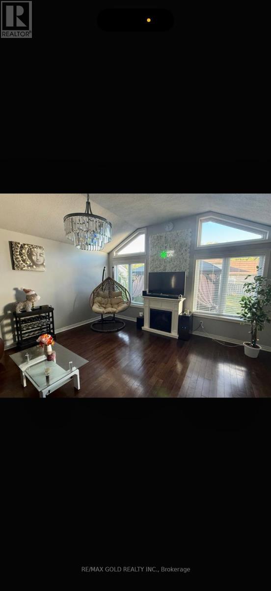 28 Gregg Court, Kitchener, Ontario  N2A 4B9 - Photo 5 - X12369286