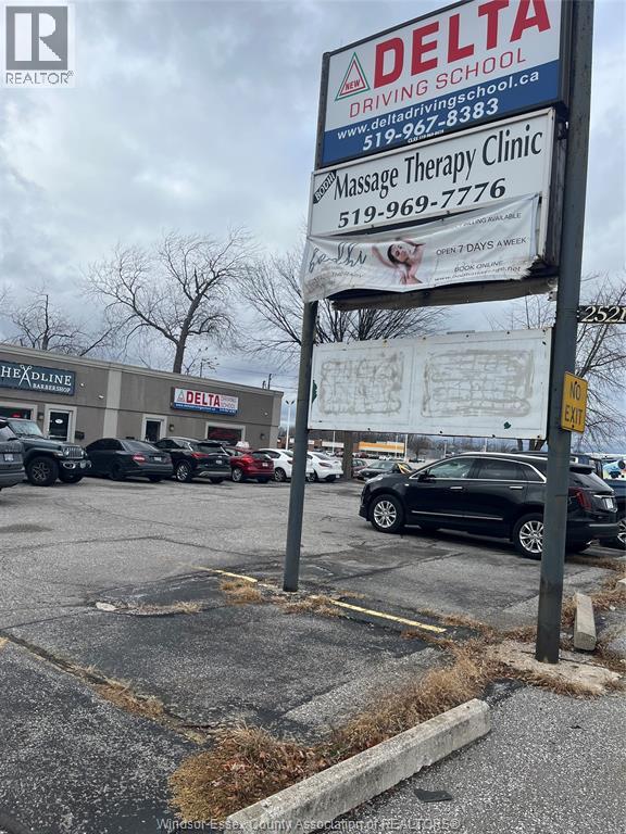 2521 Dougall Unit# 5, Windsor, Ontario N8X 1T5 - Photo 3 - 25030731