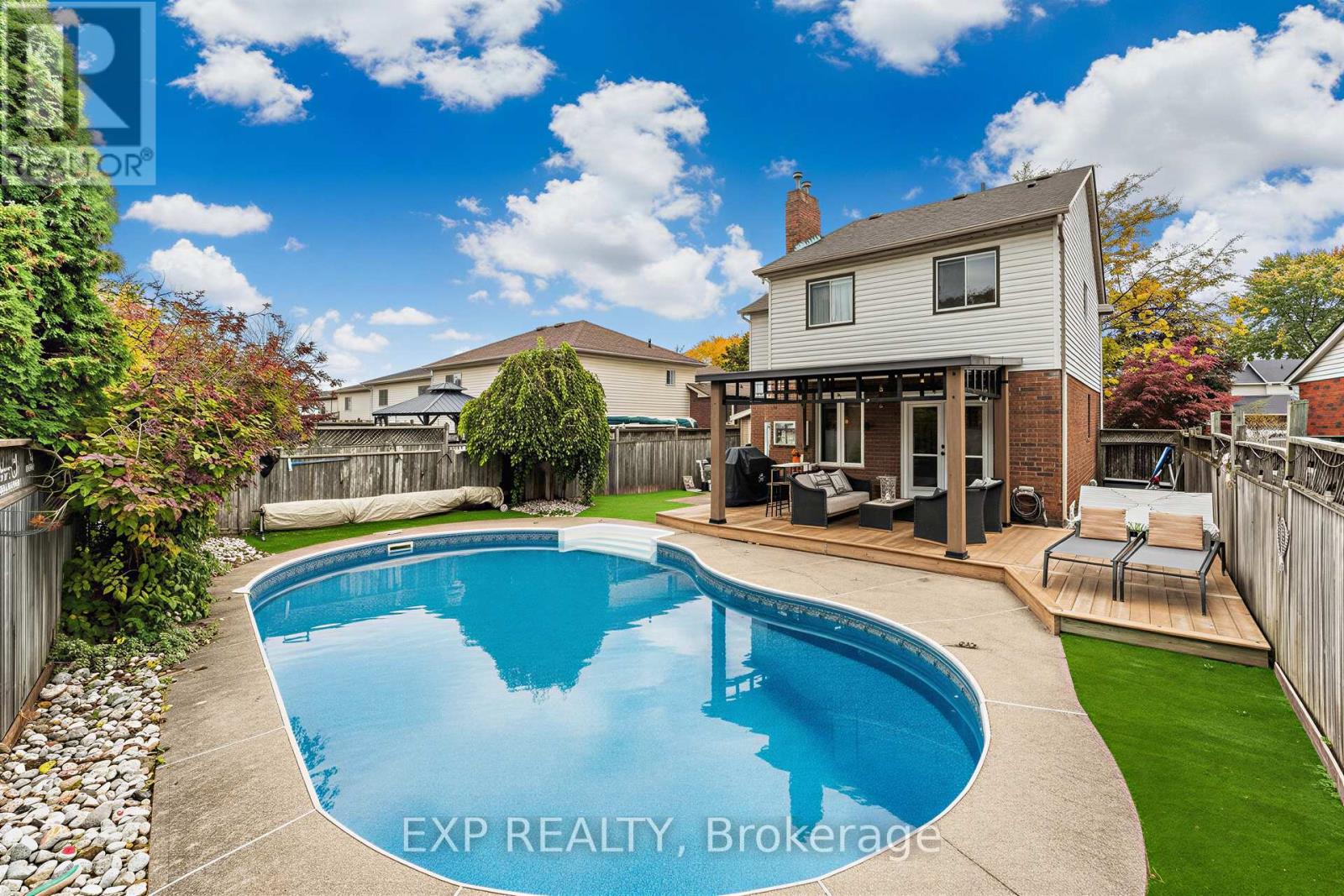 27 Pleasant Grove Terrace, Grimsby, Ontario  L3M 5G8 - Photo 2 - X12585080