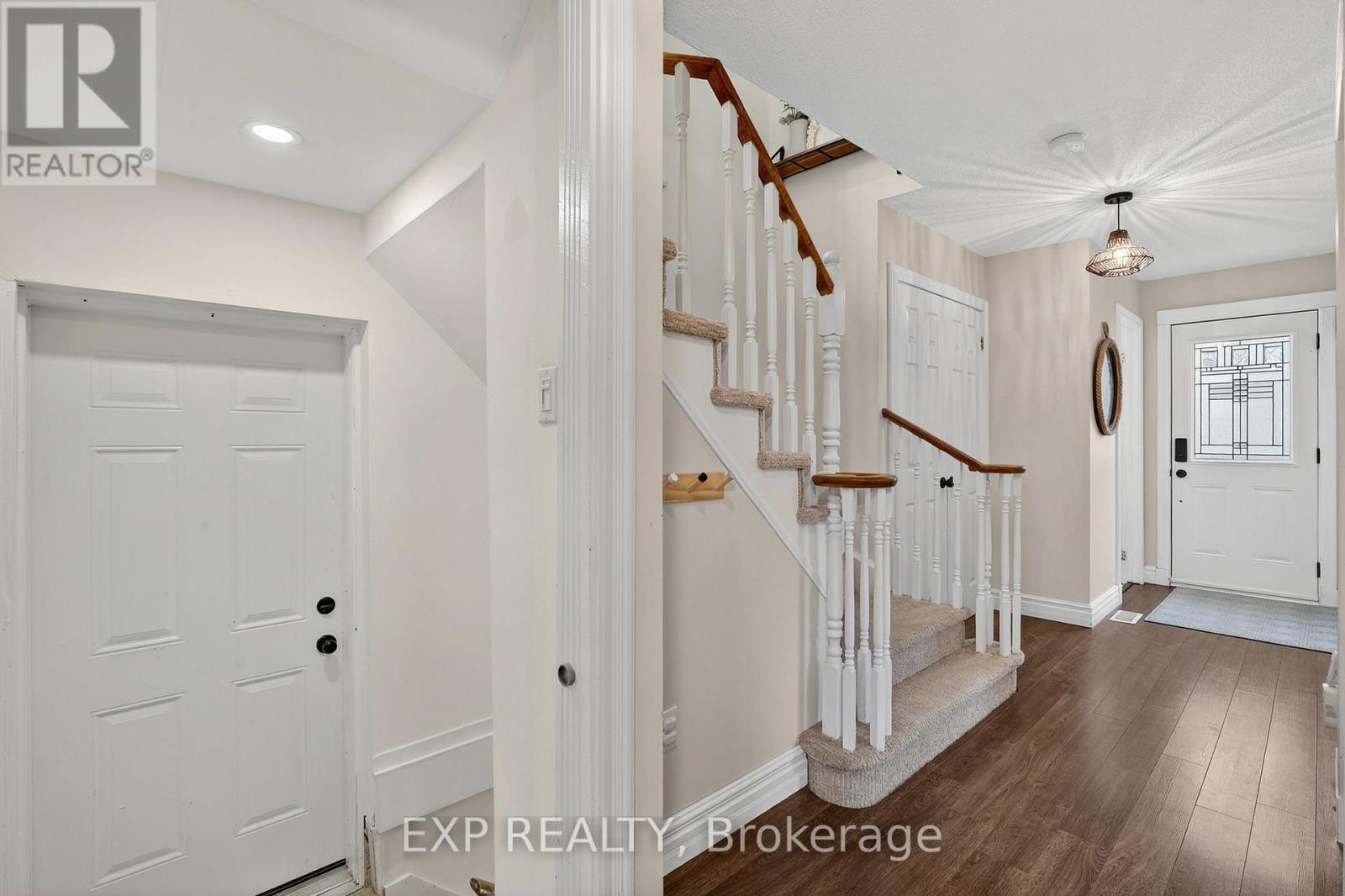 27 Pleasant Grove Terrace, Grimsby, Ontario  L3M 5G8 - Photo 4 - X12585080