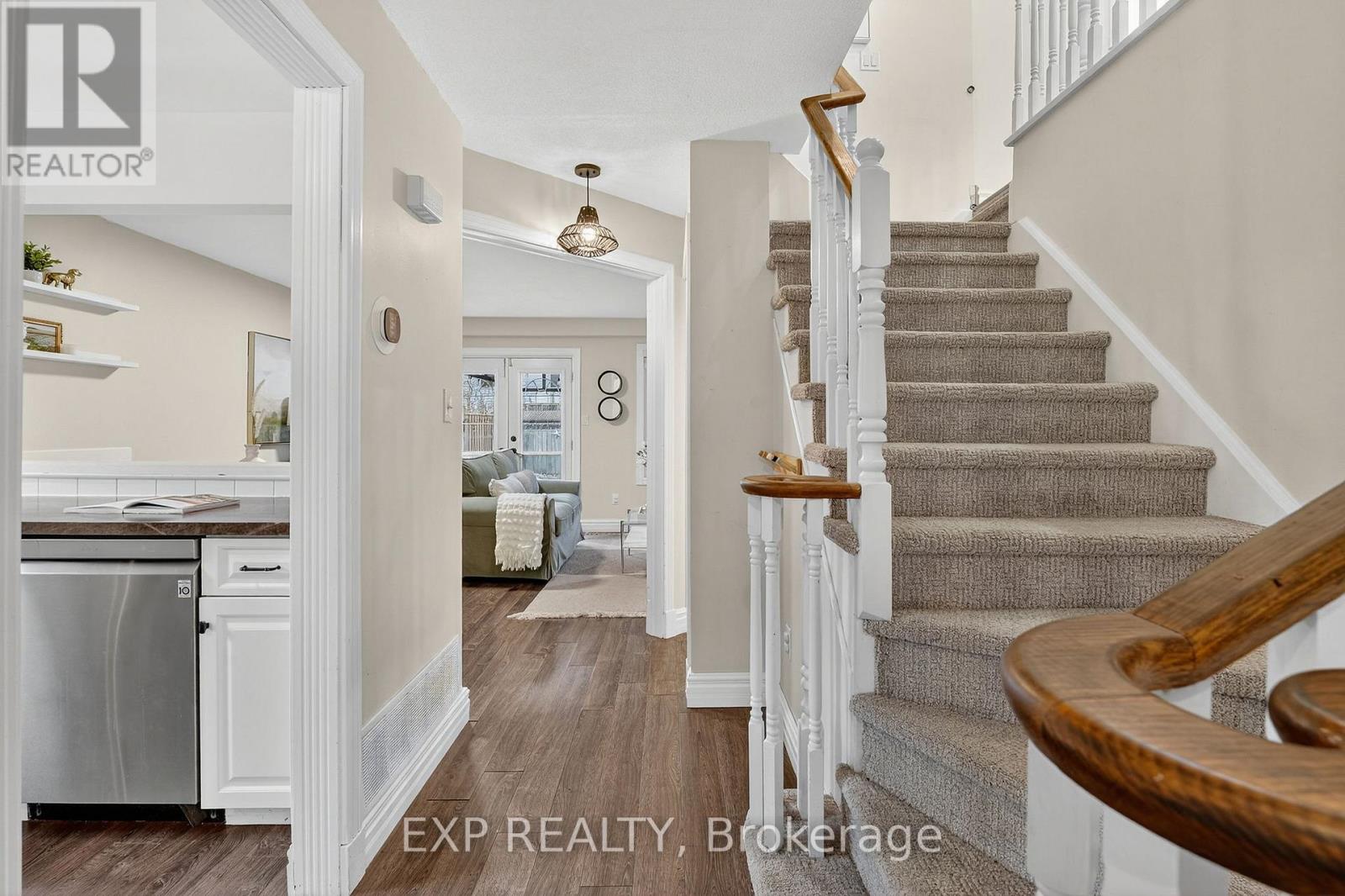 27 Pleasant Grove Terrace, Grimsby, Ontario  L3M 5G8 - Photo 5 - X12585080