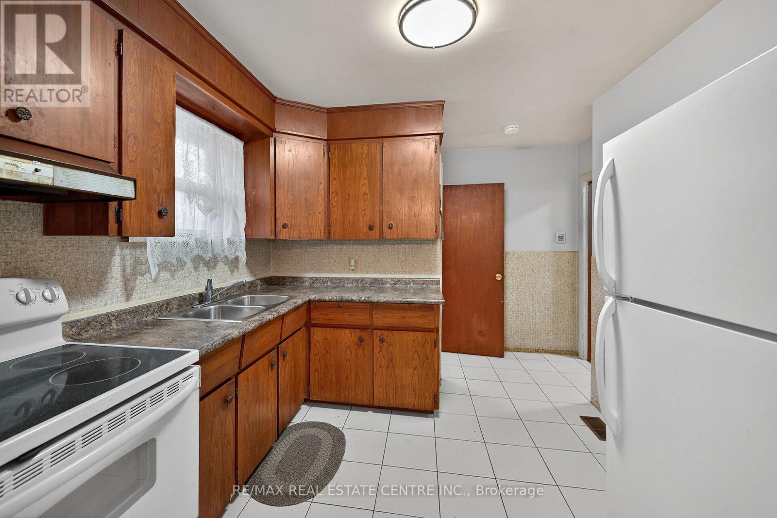 89 Dodson Street, Hamilton, Ontario  L9A 3K8 - Photo 11 - X12585112