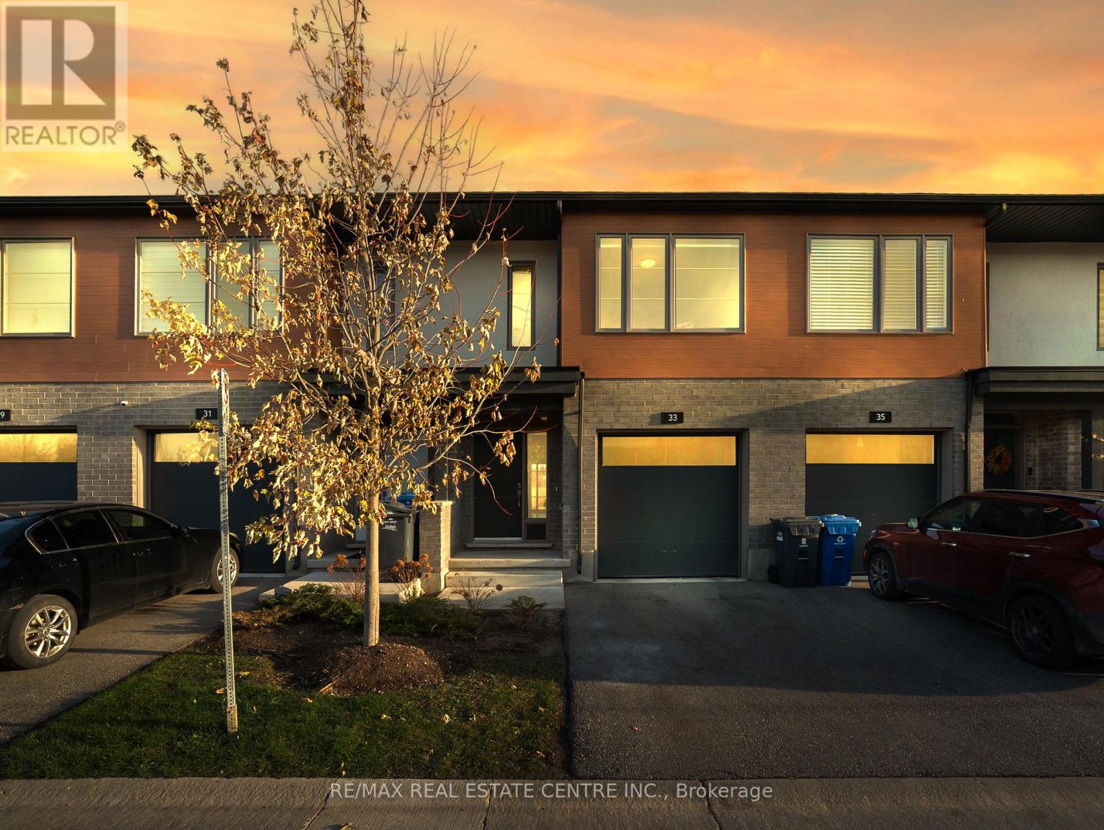 33 STEELE CRESCENT, Guelph, Ontario