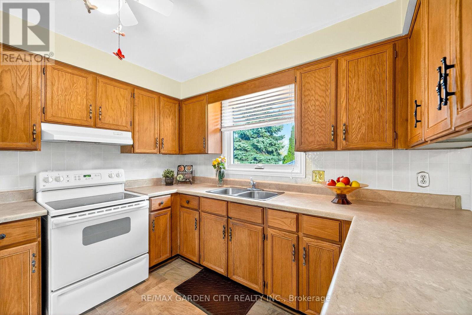 5083 Hartwood Avenue, Lincoln, Ontario  L3J 0A2 - Photo 11 - X12585130