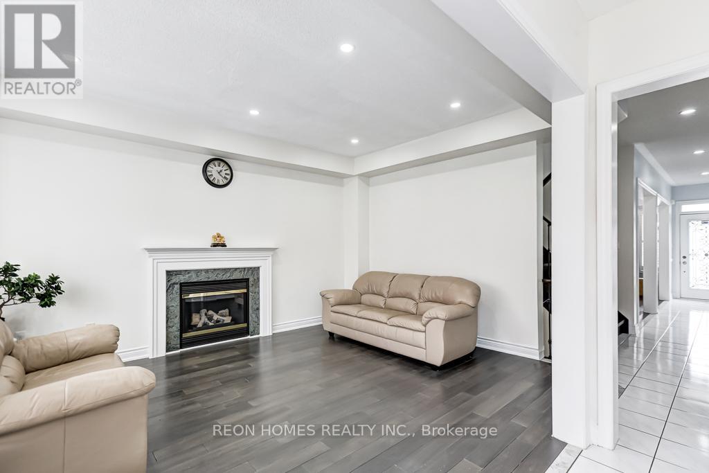 144 Edward Jeffreys Avenue, Markham, Ontario  L6E 1V5 - Photo 13 - N12432348