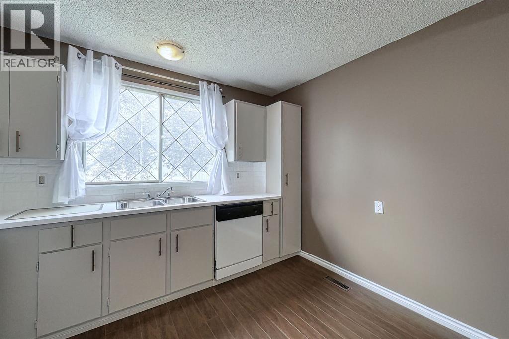 7, 175 Manora Place Ne, Calgary, Alberta  T2A 5P7 - Photo 10 - A2257569