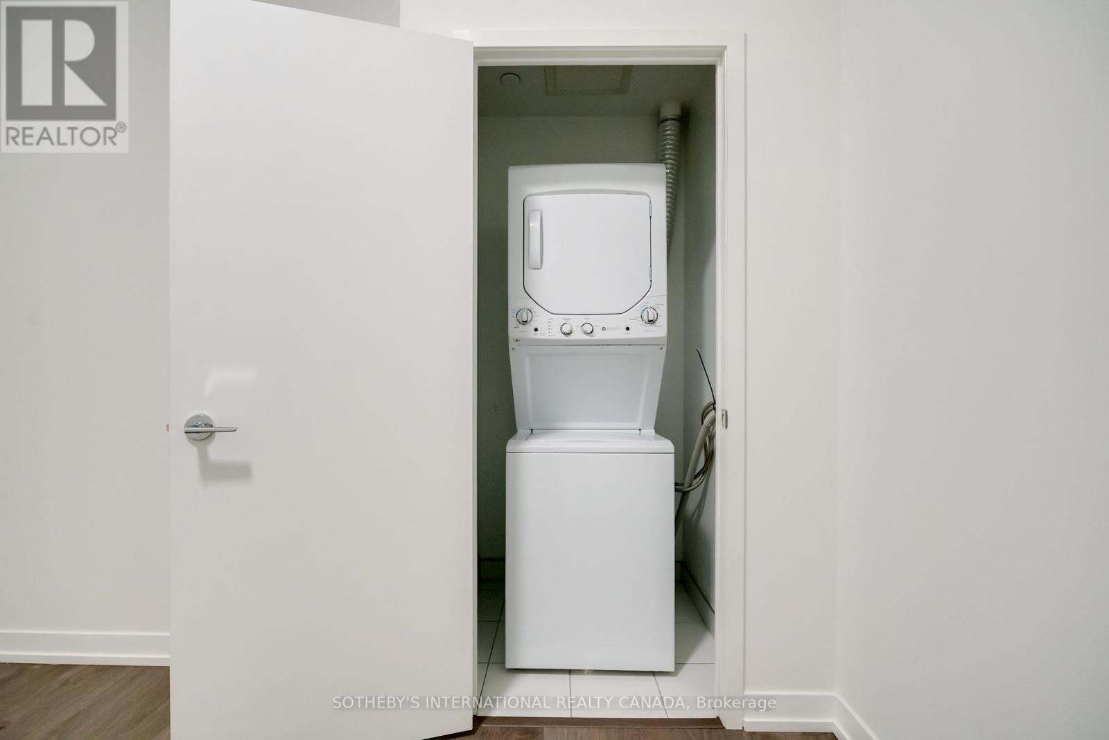 1011 - 270 Dufferin Street, Toronto, Ontario  M6K 0H8 - Photo 5 - W12577086