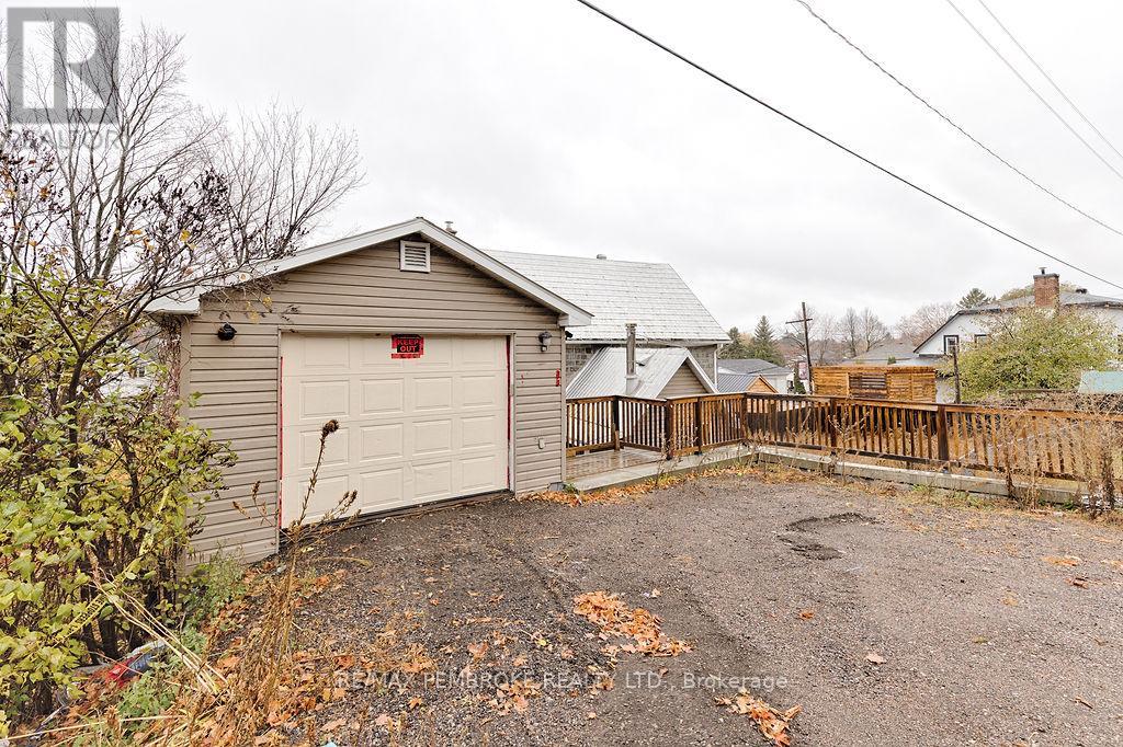 131 Bonnechere Street W, Bonnechere Valley, Ontario K0J 1T0 - Photo 30 - X12501166