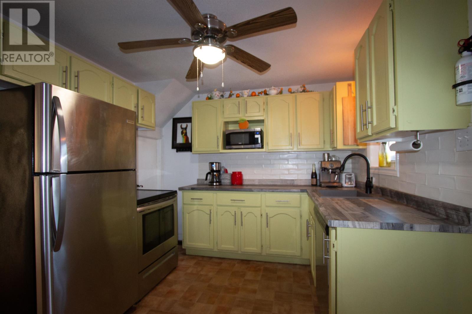 77 Russell Street, Summerside, Prince Edward Island  C1N 5H7 - Photo 3 - 202528732