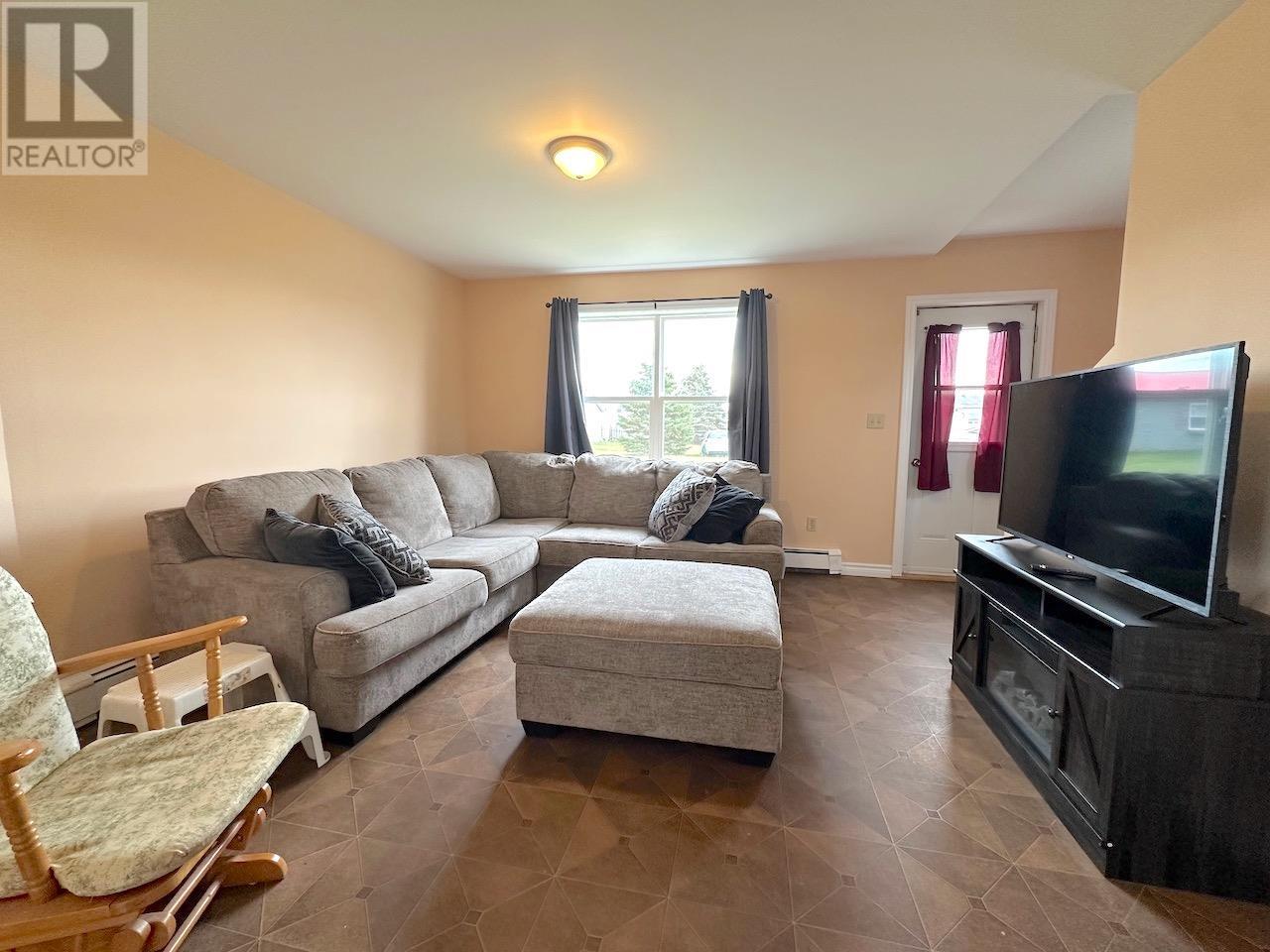 17 Paquet Avenue, Souris, Prince Edward Island  C0A 2B0 - Photo 13 - 202528733