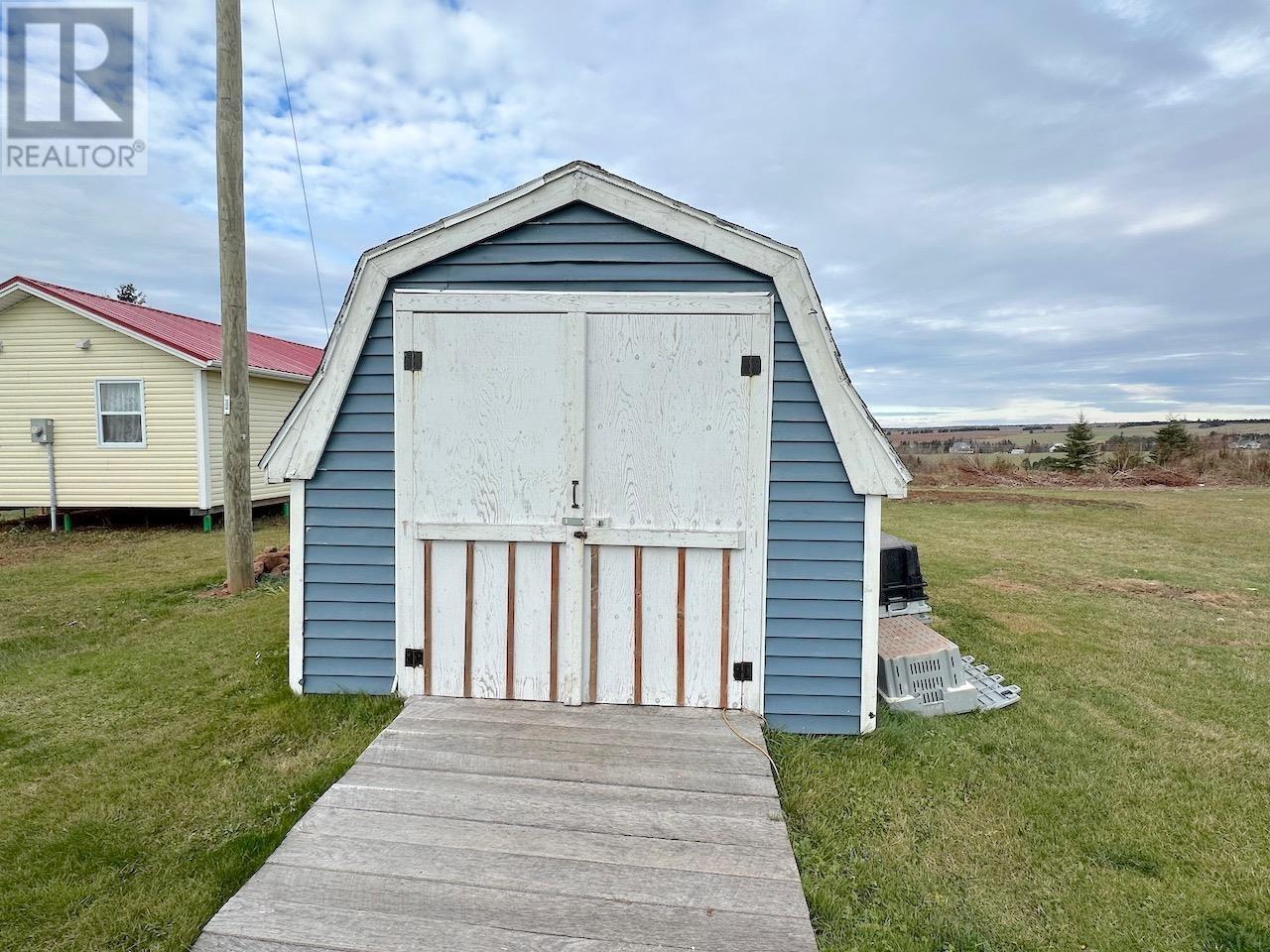 17 Paquet Avenue, Souris, Prince Edward Island  C0A 2B0 - Photo 23 - 202528733