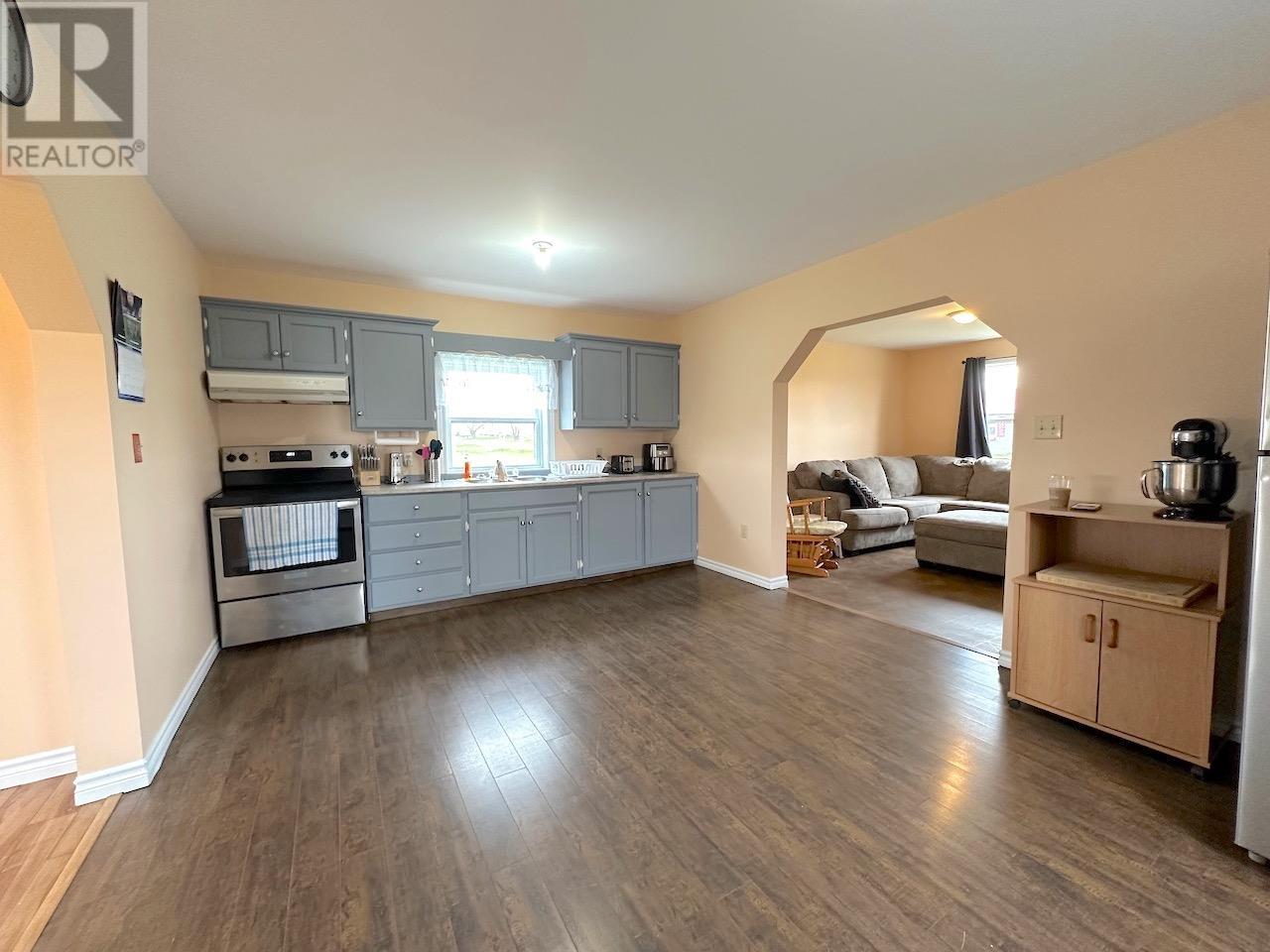 17 Paquet Avenue, Souris, Prince Edward Island  C0A 2B0 - Photo 8 - 202528733