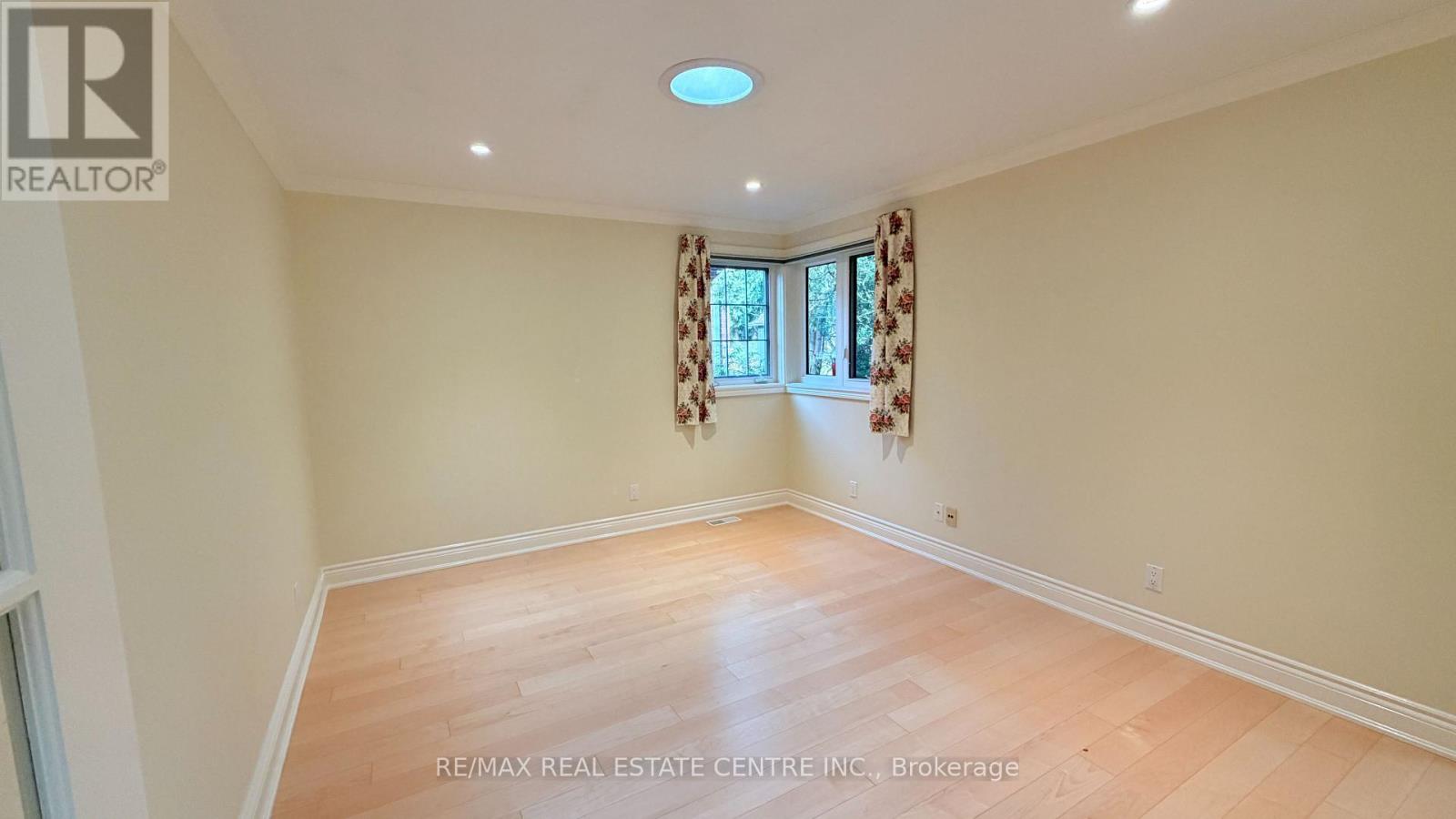 117 Watson Avenue, Oakville, Ontario L6J 3T5 - Photo 15 - W12494046