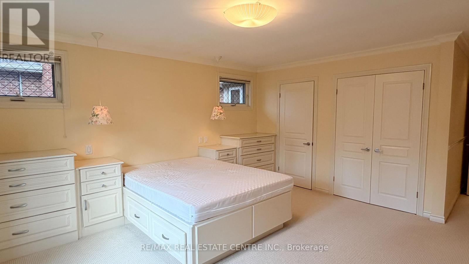 117 Watson Avenue, Oakville, Ontario L6J 3T5 - Photo 12 - W12494046