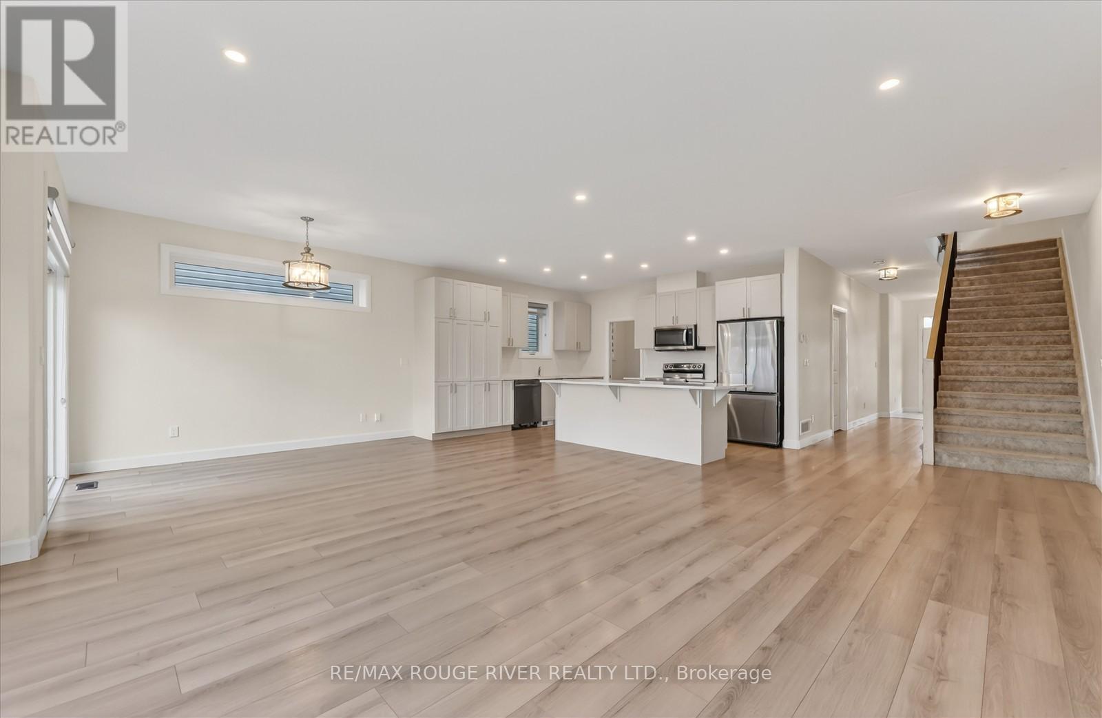 46 Erie Court, Loyalist, Ontario  K7N 0E3 - Photo 5 - X12578124