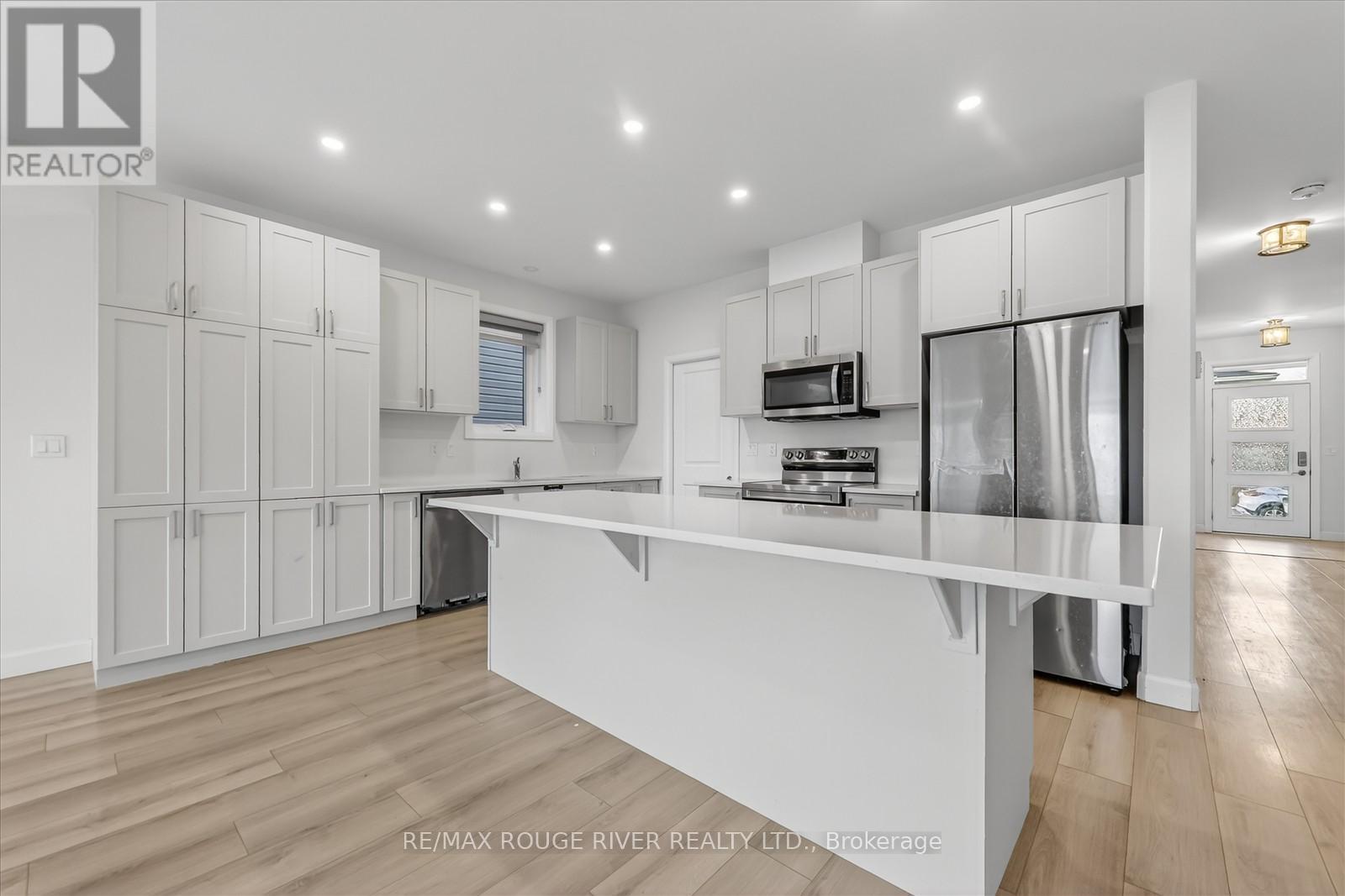 46 Erie Court, Loyalist, Ontario  K7N 0E3 - Photo 7 - X12578124