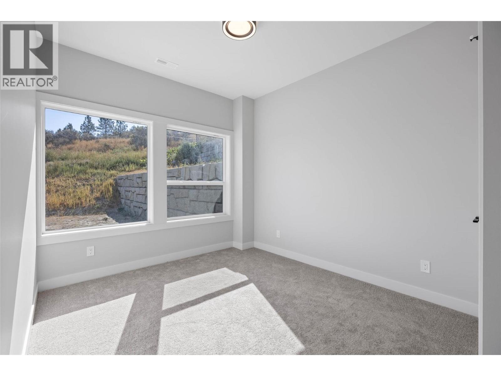 8759 BADGER Drive Kamloops Photo 38