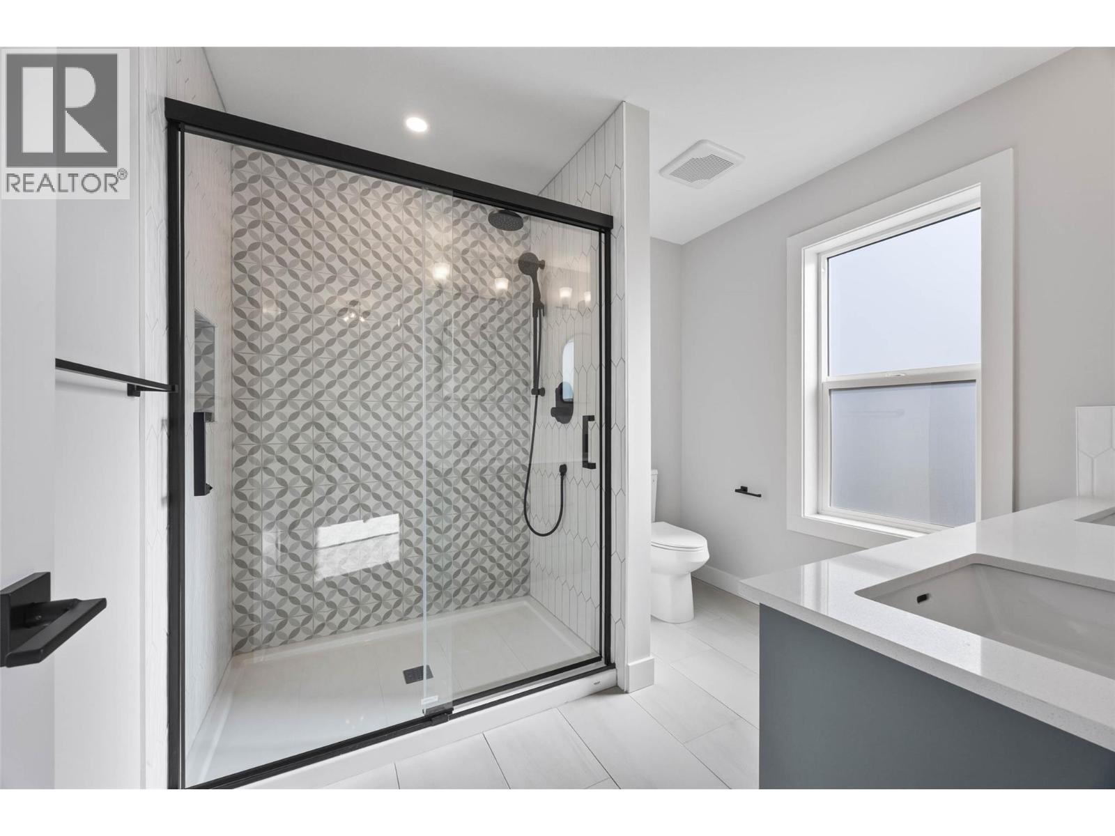 8759 BADGER Drive Kamloops Photo 31