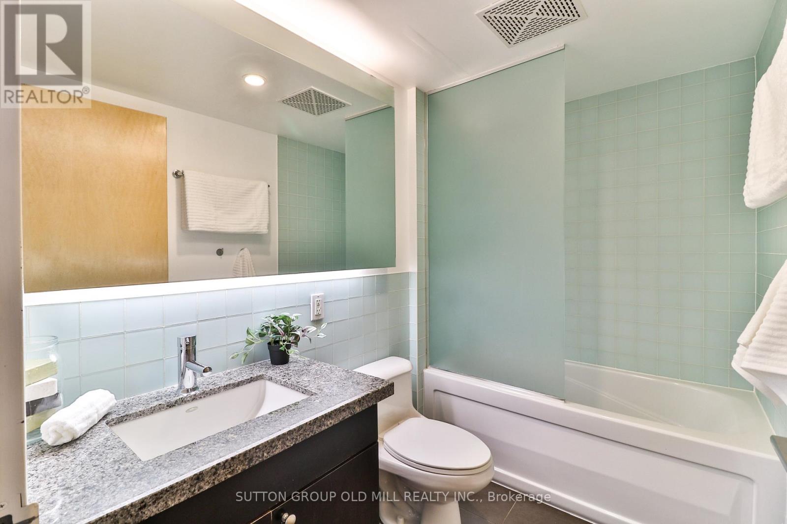 205 - 1005 King Street W, Toronto, Ontario  M6K 3M8 - Photo 17 - C12585214