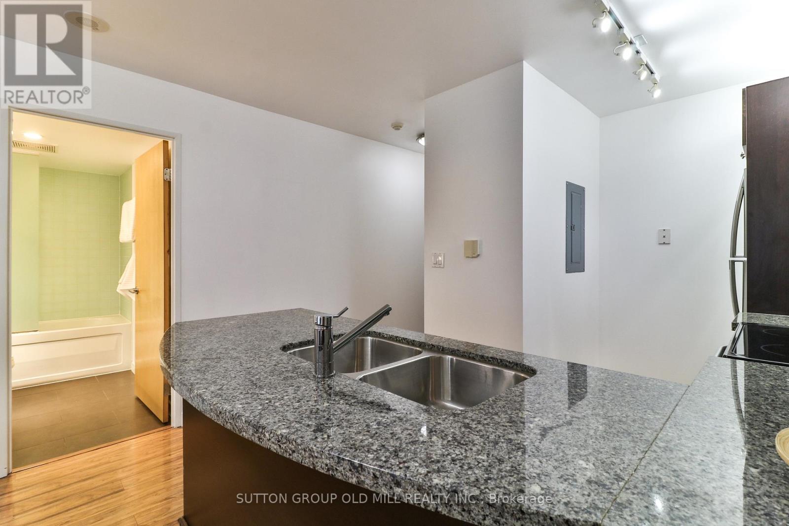 205 - 1005 King Street W, Toronto, Ontario  M6K 3M8 - Photo 7 - C12585214