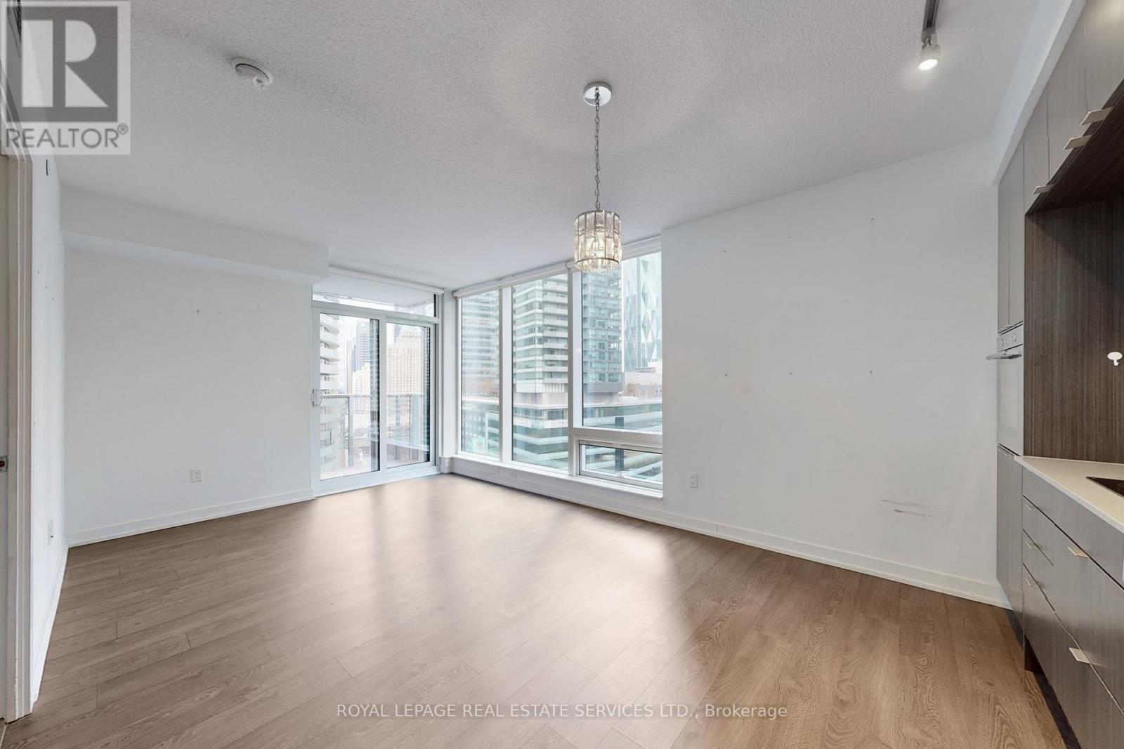 1403 - 10 York Street, Toronto, Ontario  M5J 2Z2 - Photo 11 - C12585310