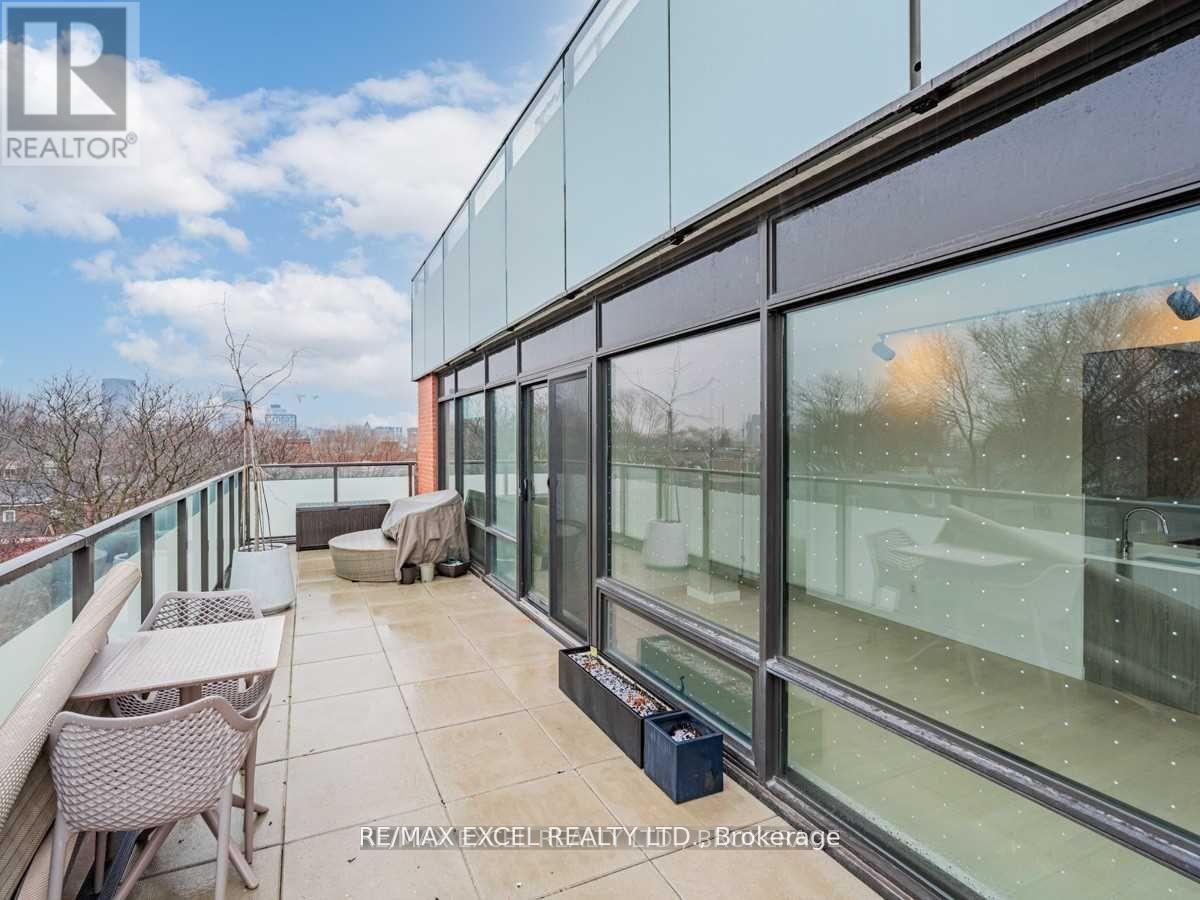 408 - 246 Logan Avenue, Toronto, Ontario  M4M 0E9 - Photo 2 - E12585312