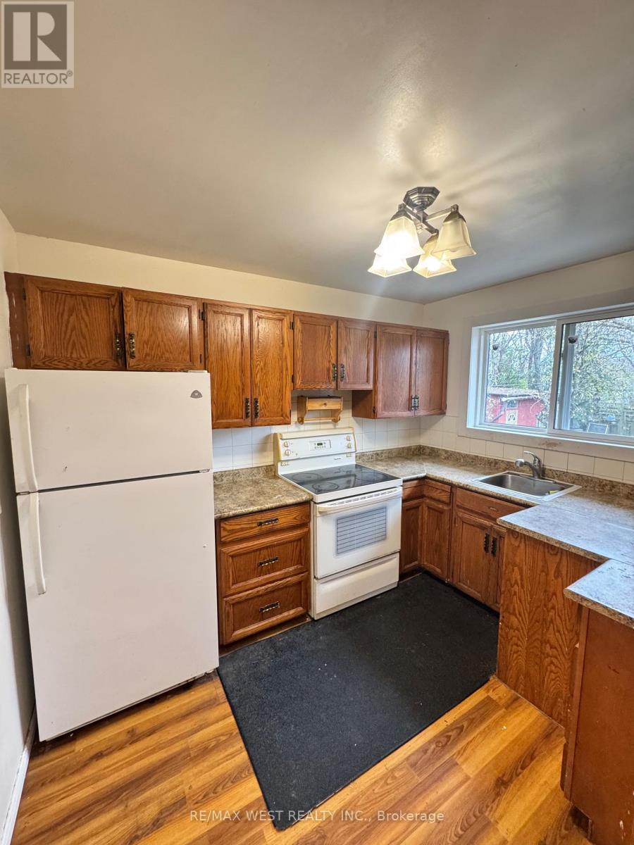 Main Floor - 410 Becker Road N, Richmond Hill, Ontario  L4C 2S4 - Photo 4 - N12547288