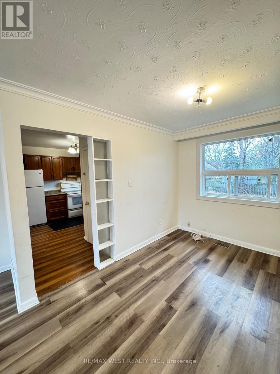 Main Floor - 410 Becker Road N, Richmond Hill, Ontario  L4C 2S4 - Photo 6 - N12547288