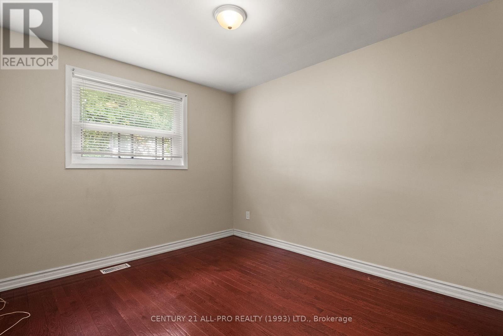 84 Goldsboro Road, Toronto, Ontario  M9L 1A7 - Photo 26 - W12435295