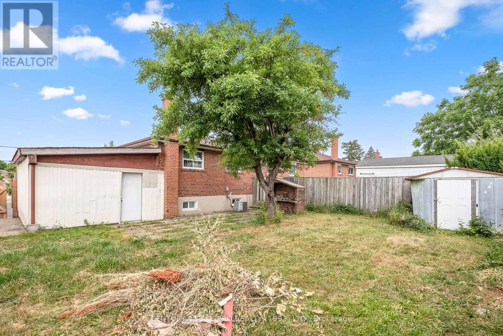 84 Goldsboro Road, Toronto, Ontario  M9L 1A7 - Photo 41 - W12435295