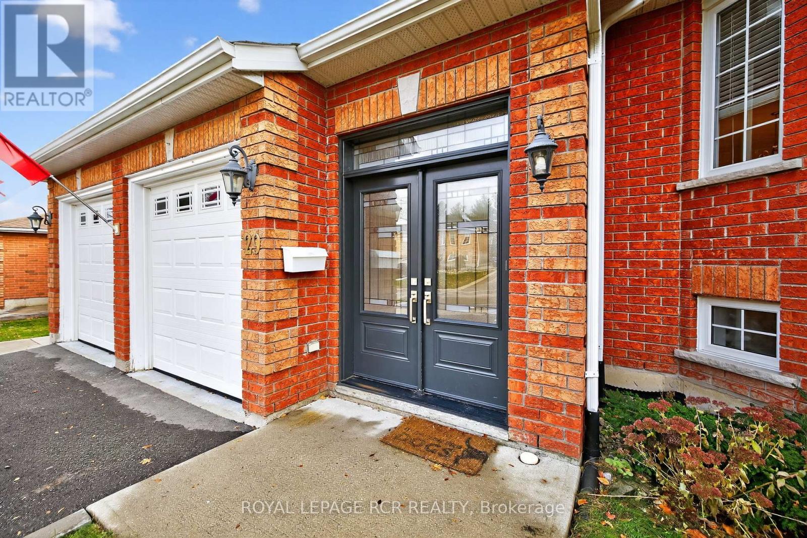 29 Archer Avenue, Bradford West Gwillimbury (Bradford), Ontario  L3Z 2Y3 - Photo 3 - N12585232