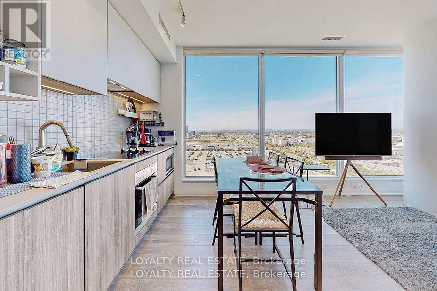 1710 - 5 Buttermill Avenue, Vaughan, Ontario  L4K 0J5 - Photo 6 - N12585254