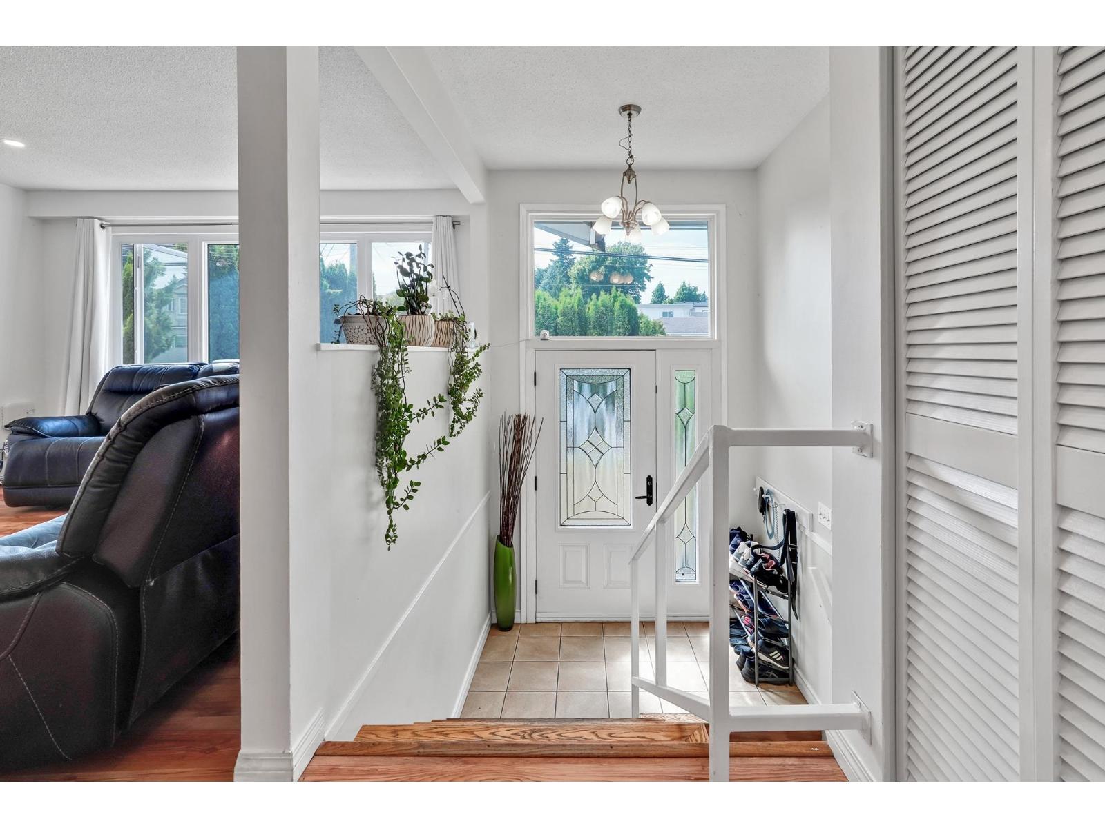 1728 156 Street, Surrey, British Columbia  V4A 4T1 - Photo 2 - R3029435