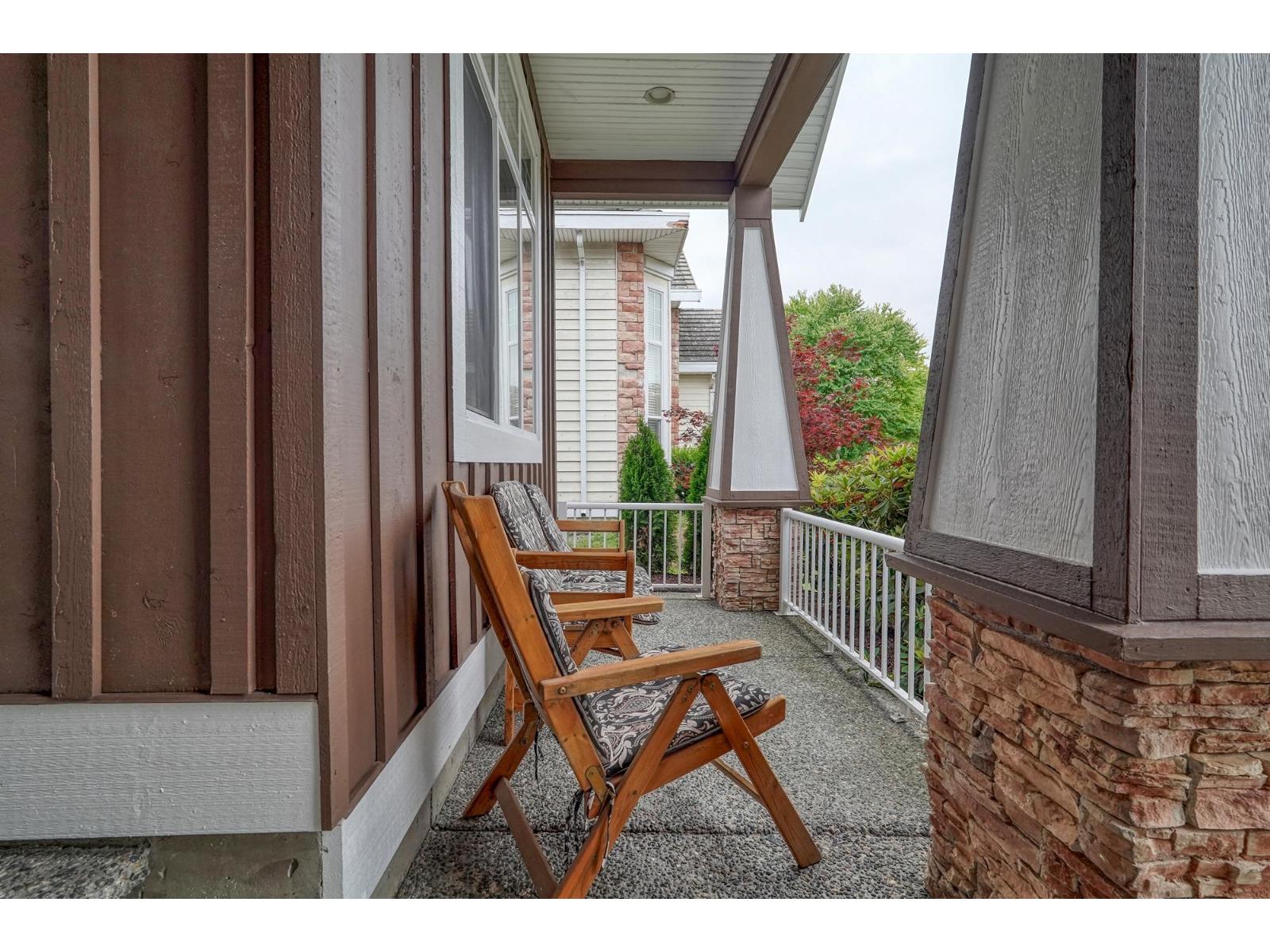 3529 156a Street, Surrey, British Columbia  V4P 3J4 - Photo 3 - R3030898