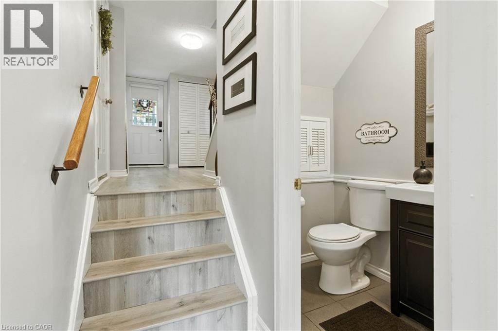 7 Trudy Court, Dundas, Ontario  L9H 5P6 - Photo 7 - 40771005