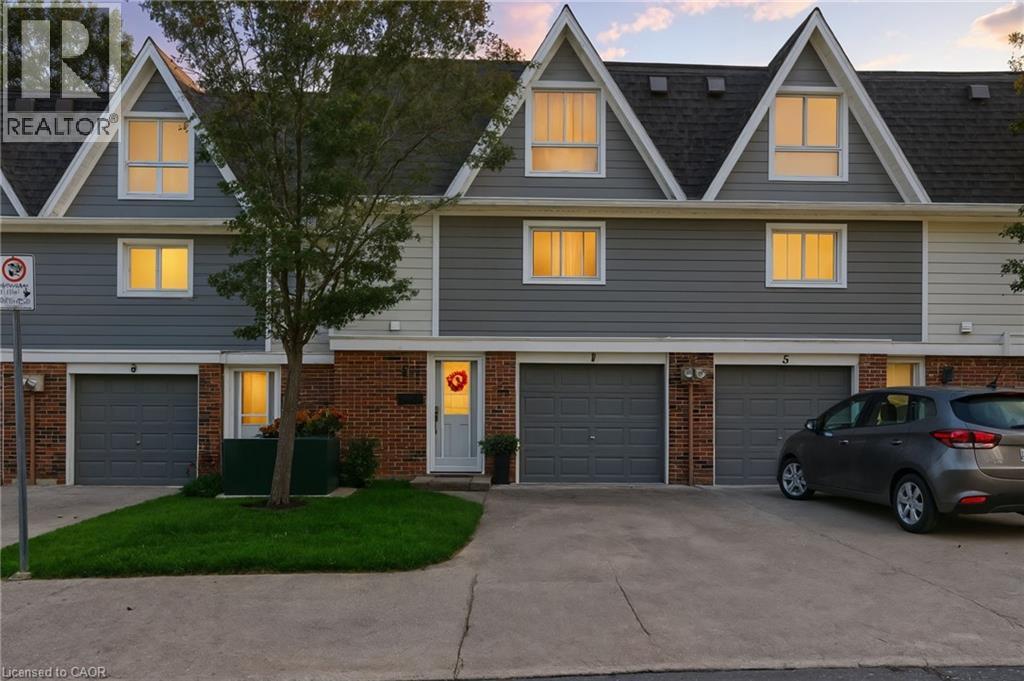 7 TRUDY Court, Dundas, Ontario