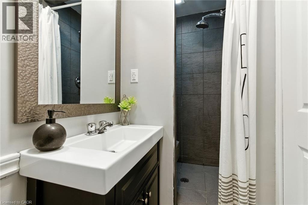 7 Trudy Court, Dundas, Ontario  L9H 5P6 - Photo 8 - 40771005