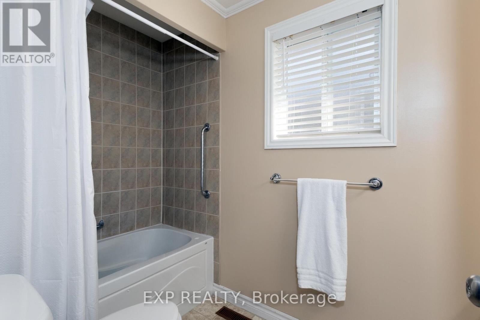 32 Scourfield Drive, Ingersoll, Ontario  N5C 0A4 - Photo 18 - X12585432