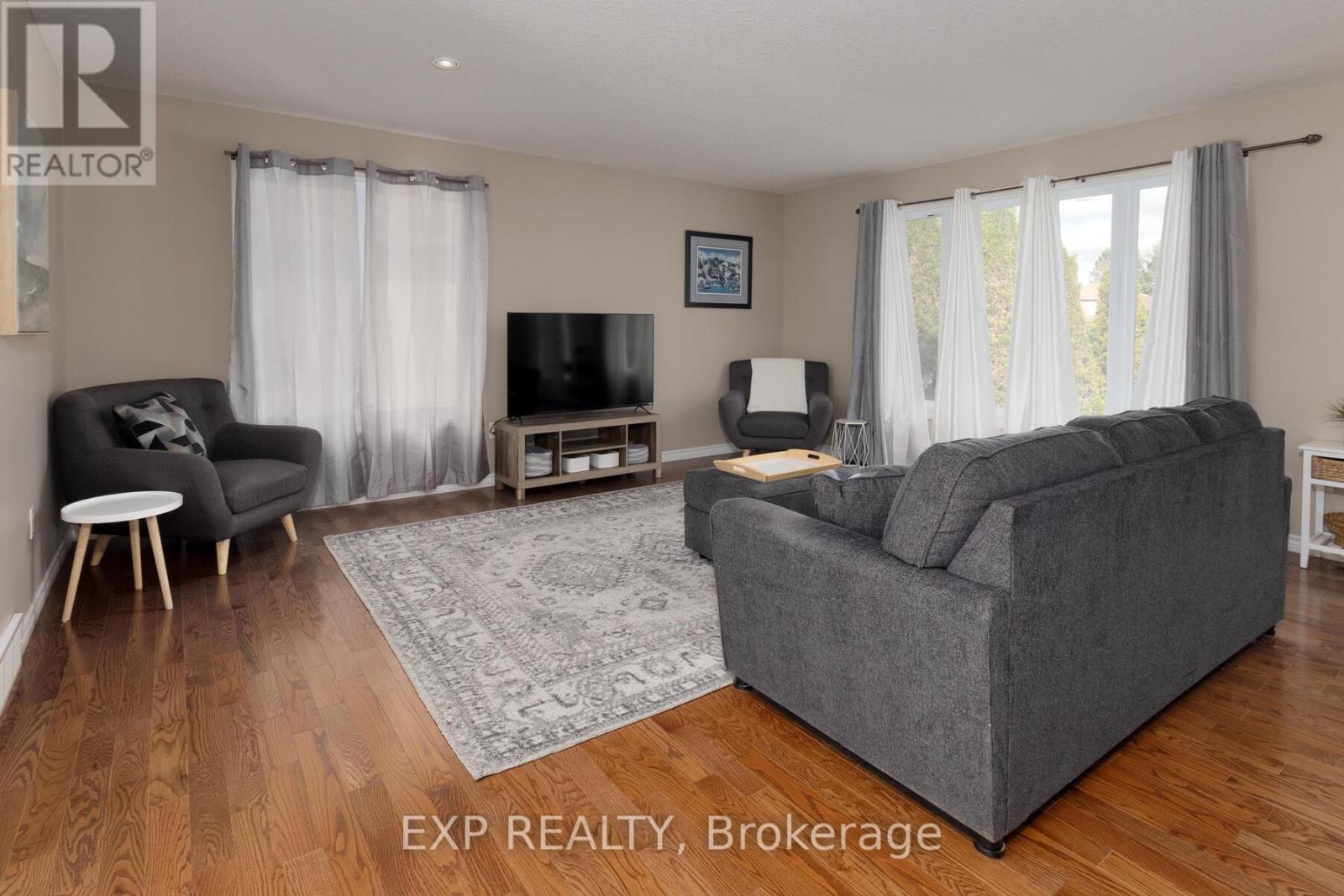 32 Scourfield Drive, Ingersoll, Ontario  N5C 0A4 - Photo 5 - X12585432