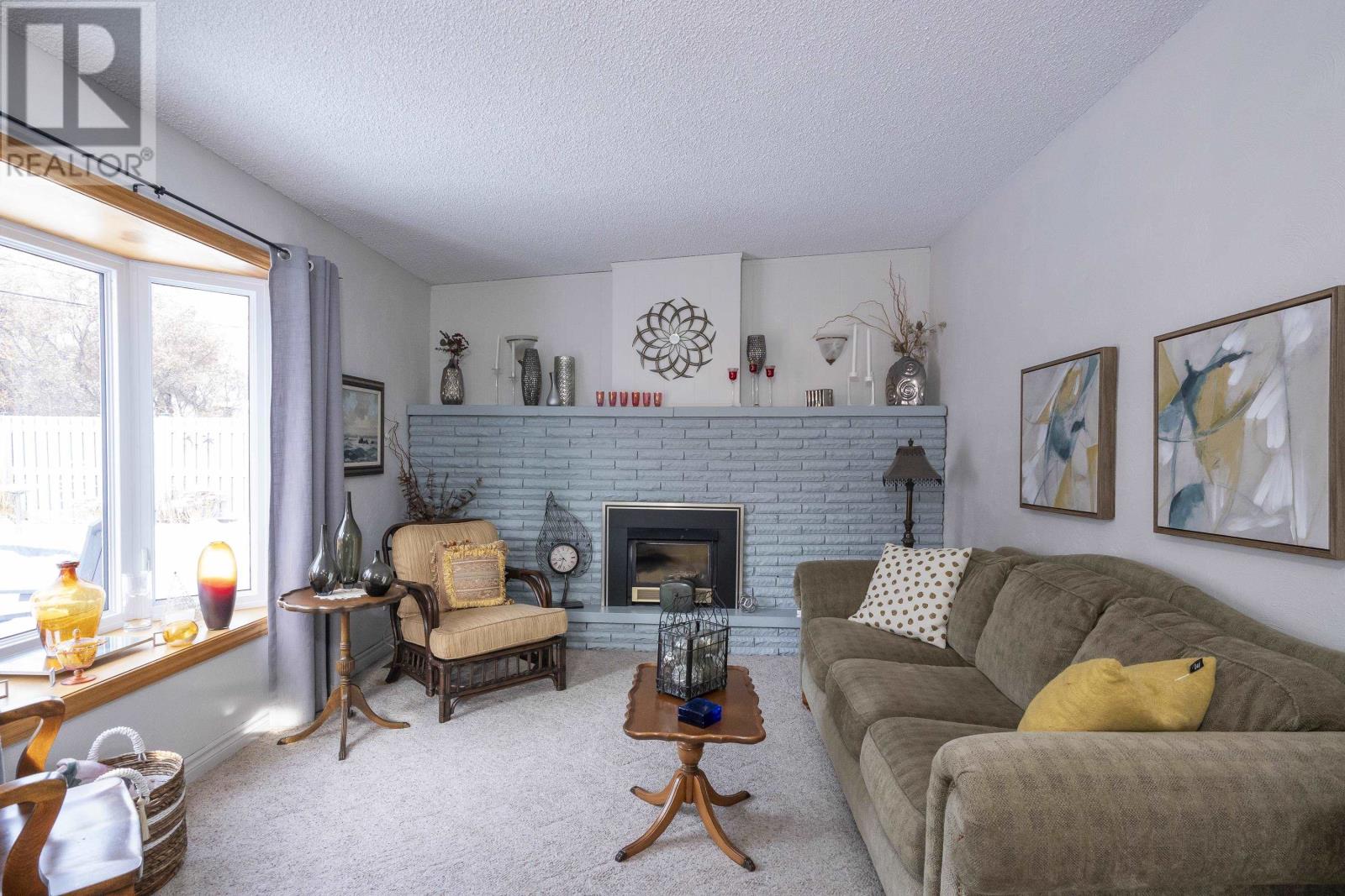 327 Ford St N, Thunder Bay, Ontario  P7C 4L6 - Photo 2 - TB253577