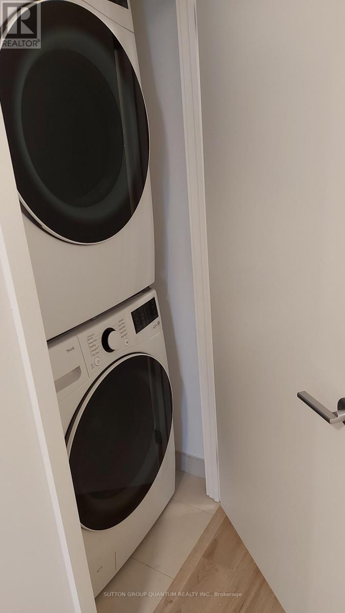 2407 - 395 Square One Drive, Mississauga, Ontario L5B 0P6 - Photo 10 - W12585198