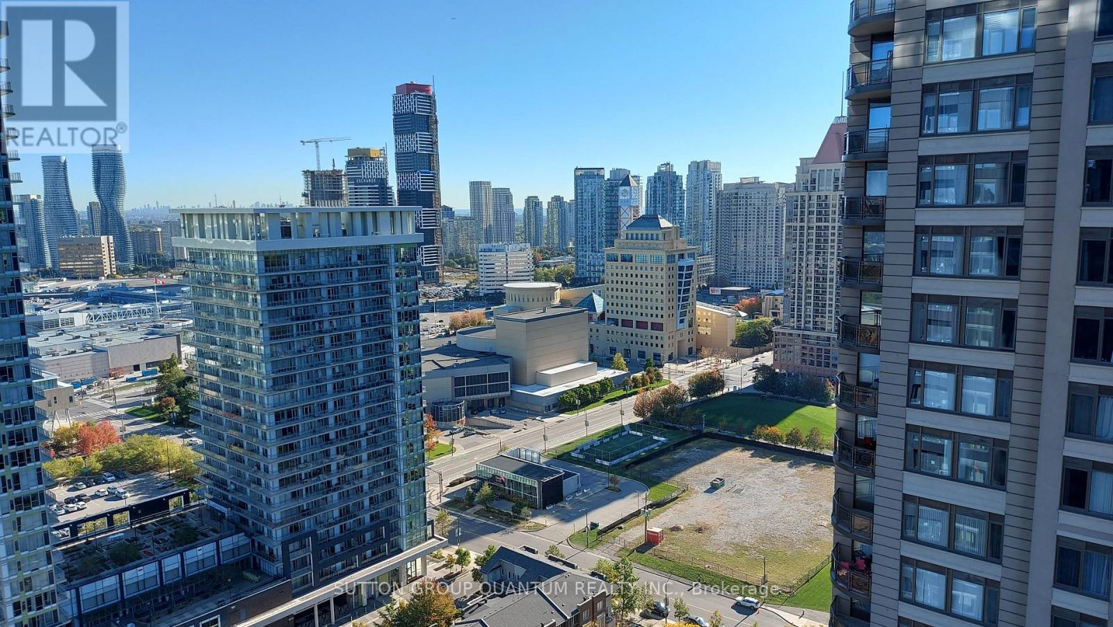 2407 - 395 Square One Drive, Mississauga, Ontario L5B 0P6 - Photo 11 - W12585198