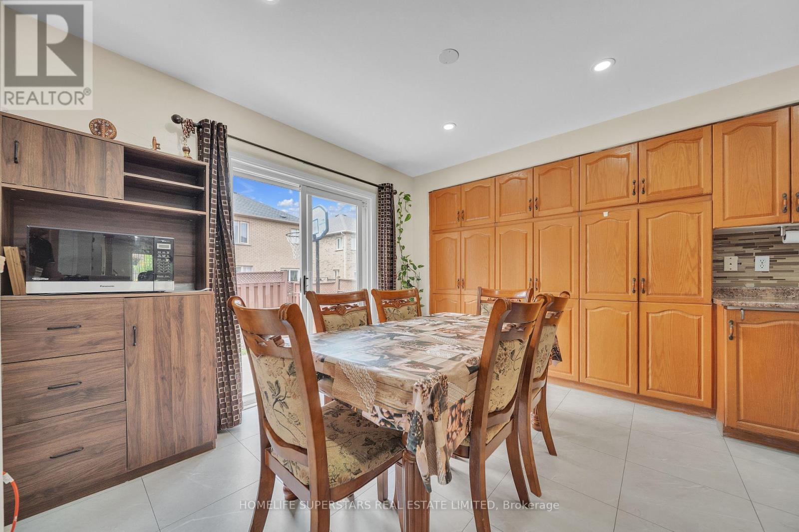 82 Jewel Crescent, Brampton, Ontario  L6R 2P4 - Photo 16 - W12585210