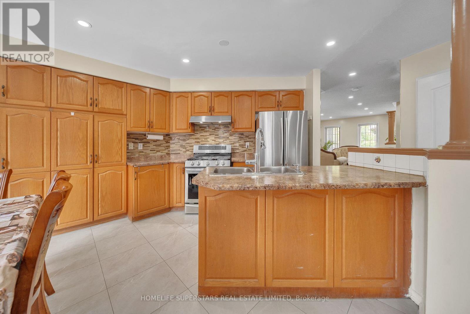 82 Jewel Crescent, Brampton, Ontario  L6R 2P4 - Photo 18 - W12585210