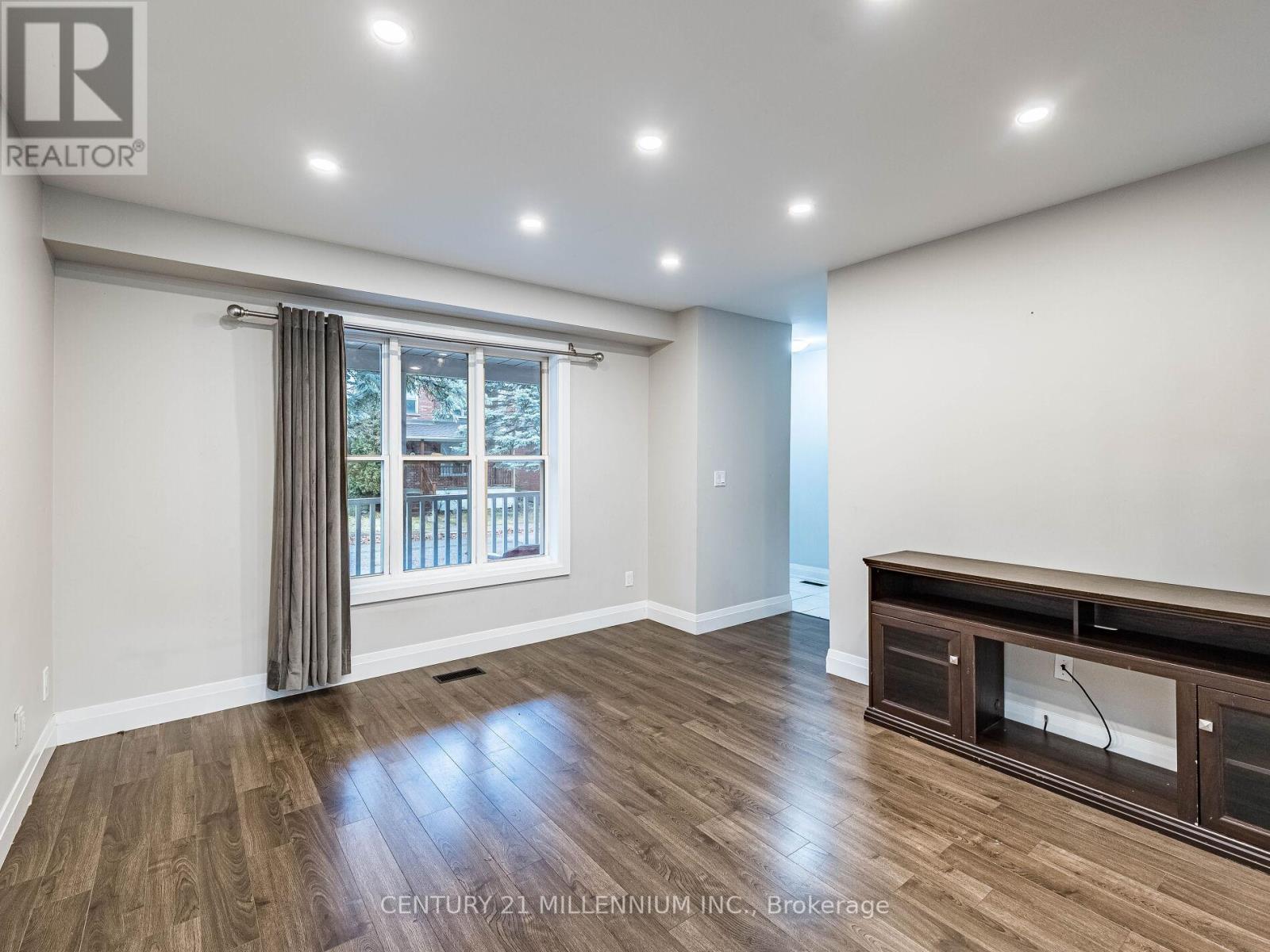 318 Elderberry Street, Orangeville, Ontario  L9W 4Z6 - Photo 10 - W12585236