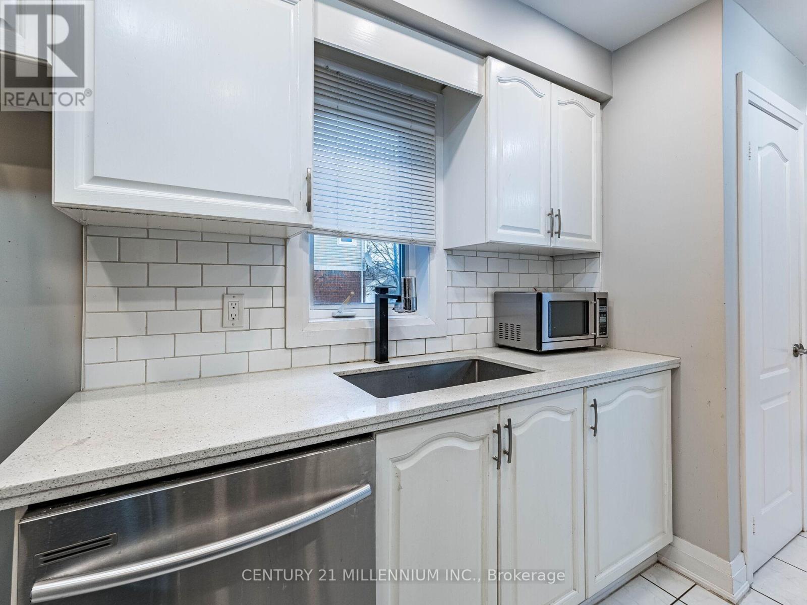 318 Elderberry Street, Orangeville, Ontario  L9W 4Z6 - Photo 14 - W12585236